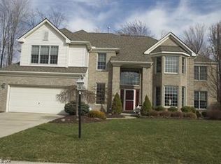 20528 Pembrooke Oval, Strongsville, OH 44149