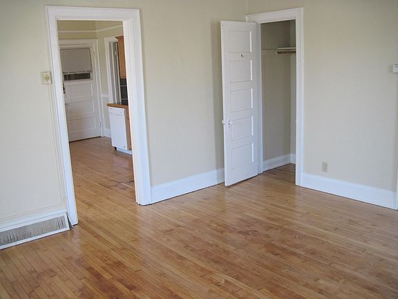 5th image of 3036 N Fratney St APT 4
