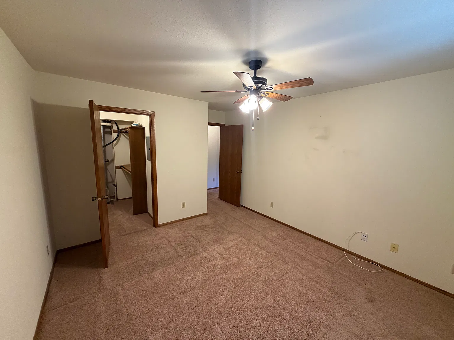 2 bed, 1.5 bath, 1200 sqft, $1,500 — Photo 2