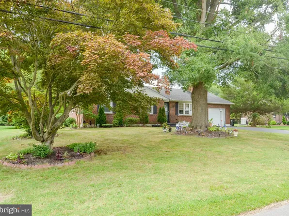 129 Carlotta Dr, Bear, DE 19701