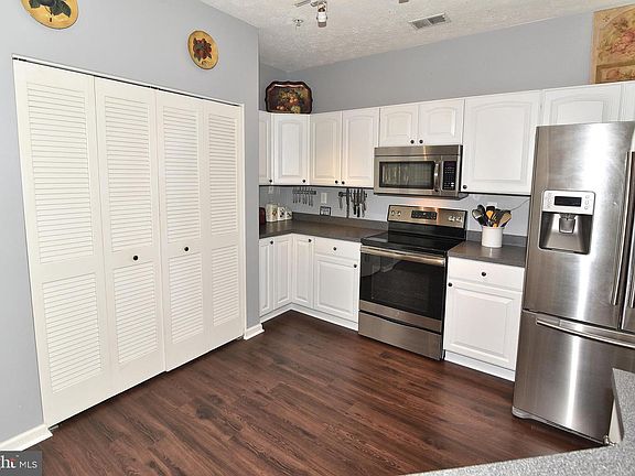 3rd image of 2498 Amber Orchard Ct E Unit 103