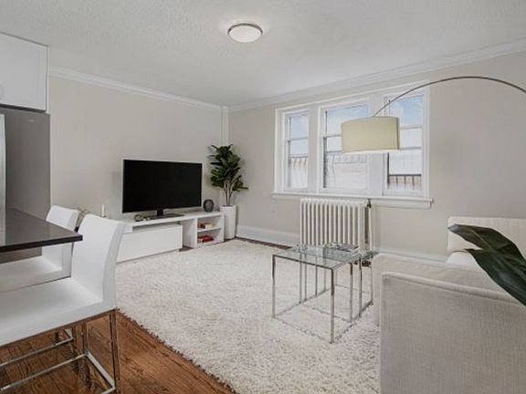 3rd image of 22 Tichester Rd #207