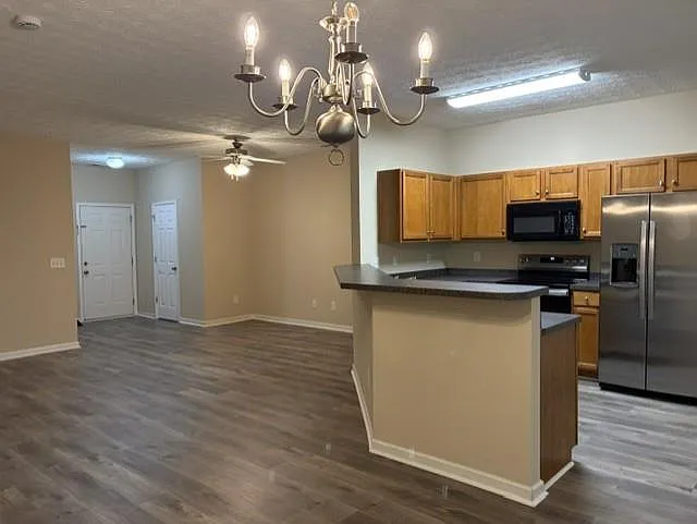 3 bed, 2.5 bath, 1540 sqft, $1,900 — Photo 3