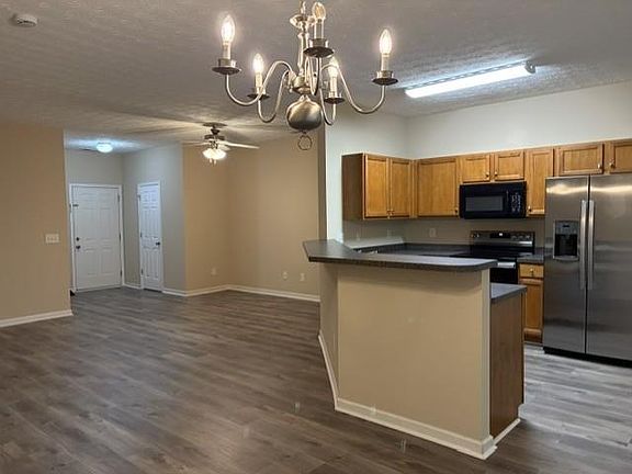 3rd image of 226 Ridge Mill Dr