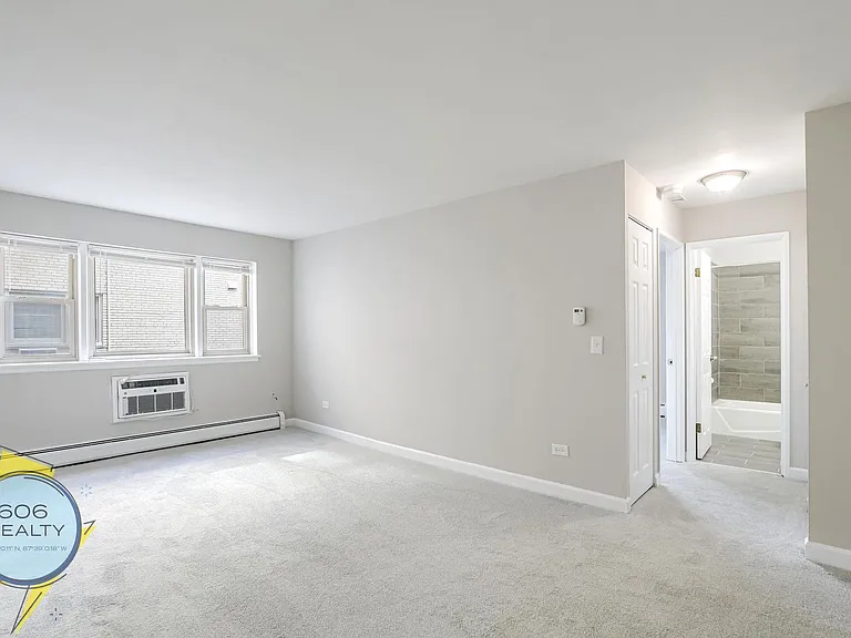 Royal Arms Apartments! Special Offer! — Photo 20