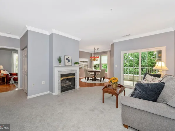 101 Watkins Pond Blvd Unit 4-302, Rockville, MD 20850