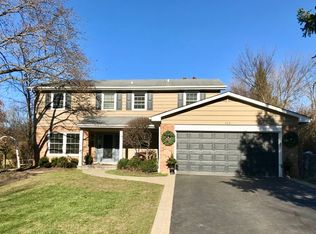 422 W Sheridan Pl, Lake Bluff, IL 60044