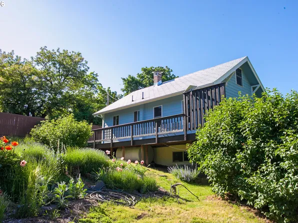 51 Columbia Ave, Underwood, WA 98651