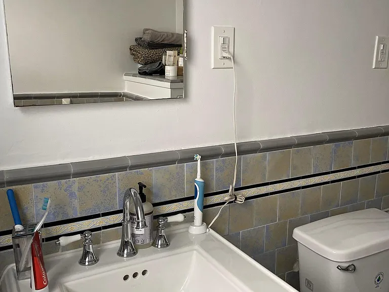420 S Detroit St #3 — Photo 25