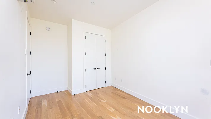 Rented by Nooklyn NYC LLC | media 103