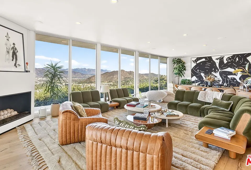 7829 Torreyson Dr