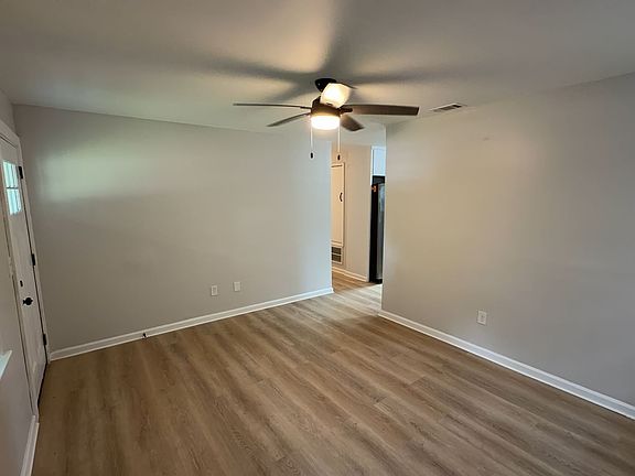 5th image of 39 Edgeview Heights Rd