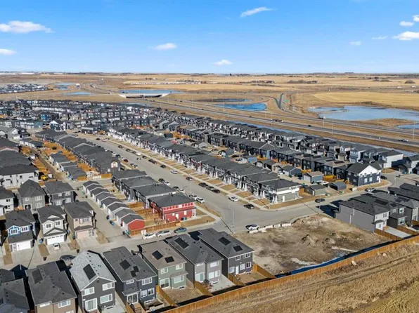 461 Corner Meadows Way NE, Calgary, AB T3N 1Y7