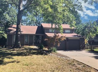 12843 Pembroke Cir, Leawood, KS 66209