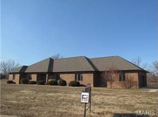215 April Dr, Saint Robert, MO 65584