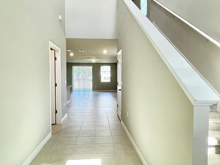 526 Amadoras Way — Photo 3