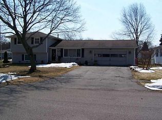 58 W Crest Dr, Rochester, NY 14606