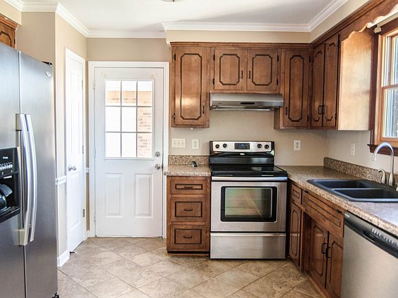 5th image of 535 Westwood Dr