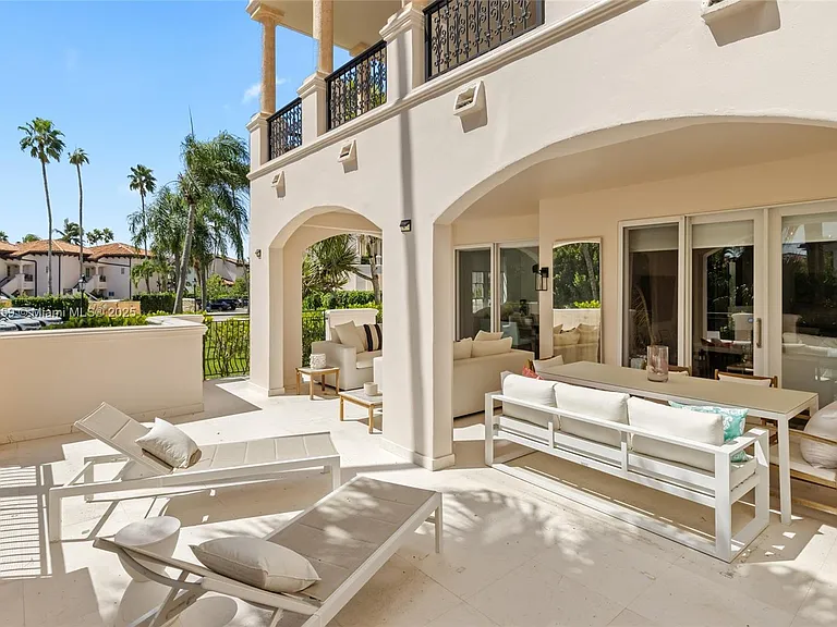 19216 Fisher Island Dr #19216 — Photo 36