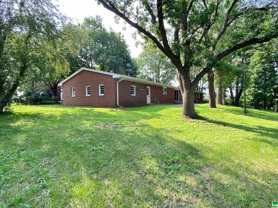 845 12th St SE, Le Mars, IA 51031 MLS 821780 Zillow