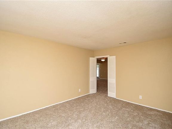 4th image of 439 E Cherry St