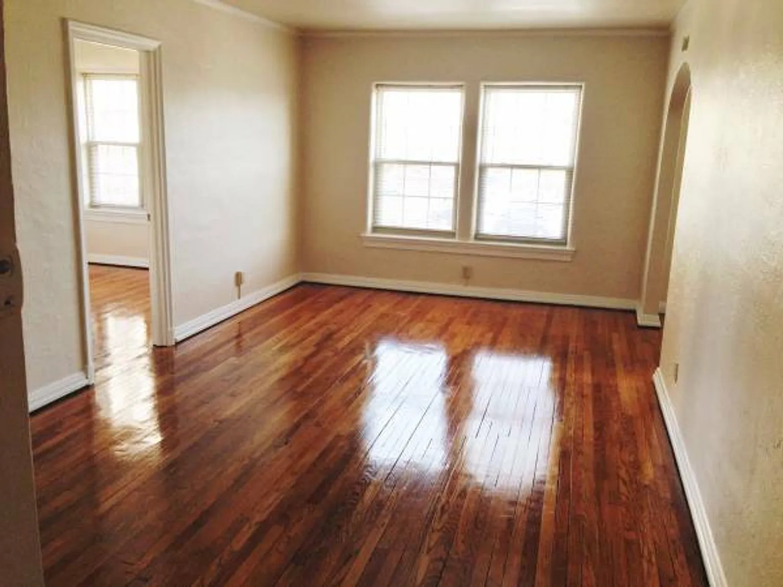 Barrington Apartments — Photo 2