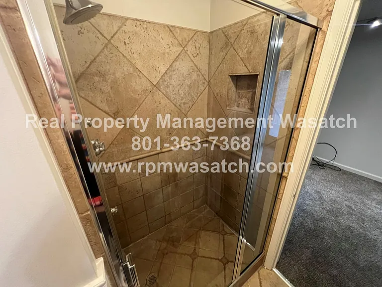 1105 S 700 E — Photo 15