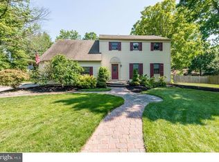 913 Heritage Rd, Moorestown, NJ 08057