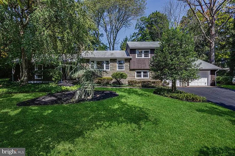 24 Broadripple Dr photo 1