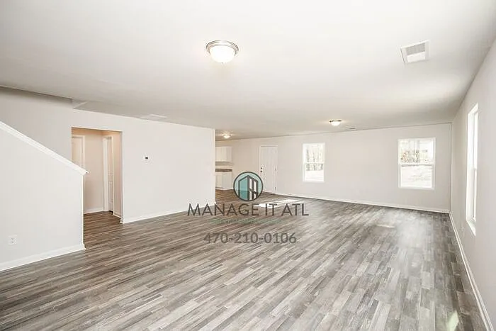 750 Shallowford Rd — Photo 9