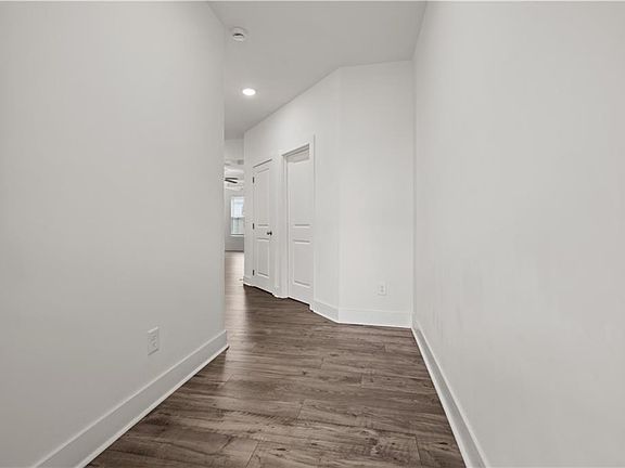 2nd image of 7690 Baron Rd