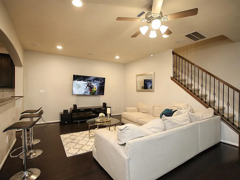 8517 Sunset Loch Dr — Photo 5