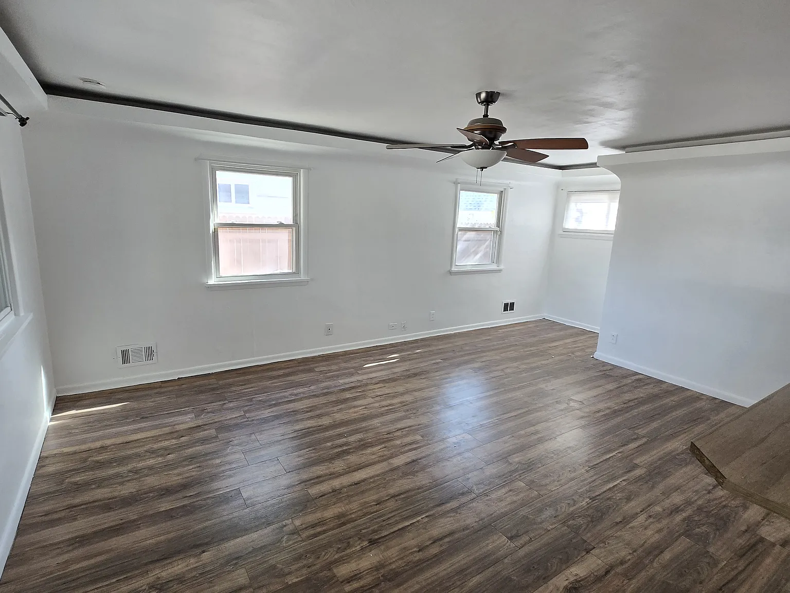3 bed, 1.5 bath, 1250 sqft, $2,500 — Photo 4