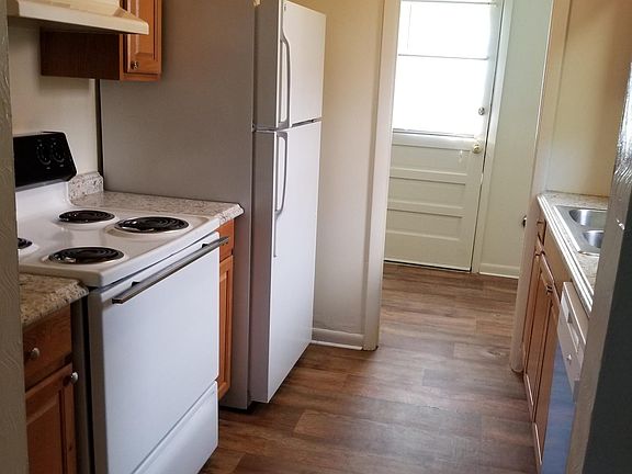 4th image of 612 3rd St APT B3