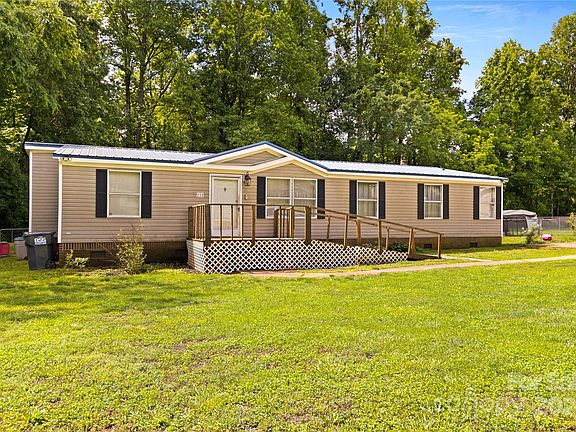 2nd image of 222 Hickory Nut Dr