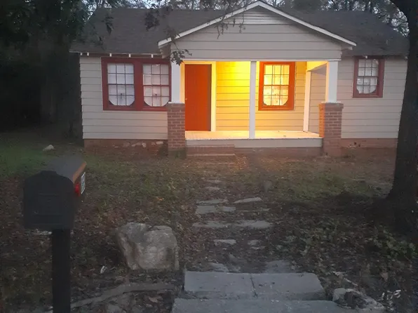 869 Roseview Dr, Macon, GA 31217