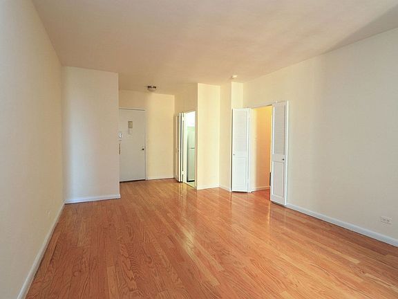 4th image of 4 Park Ave APT 18G