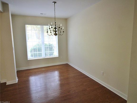 3rd image of 5135 N Church St