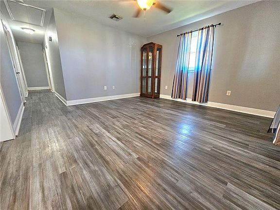 2nd image of 308 Cottonwood Dr