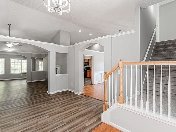 4th image of 177 Oakwood Dr
