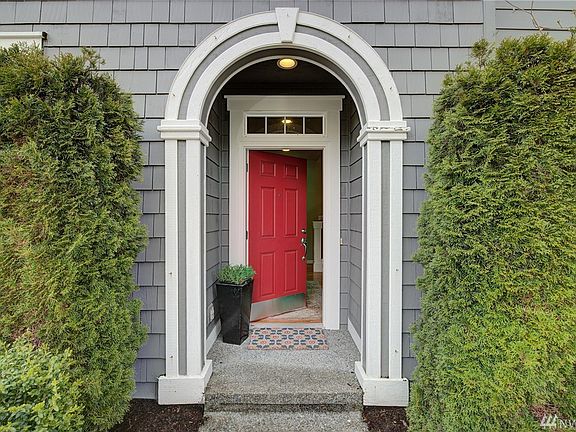 2nd image of 6926 Elderberry Ave SE