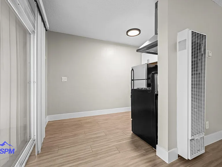 Willow Glen Apartments — Photo 11