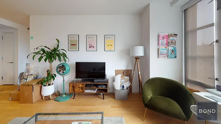 Rented by Bond New York | media 34