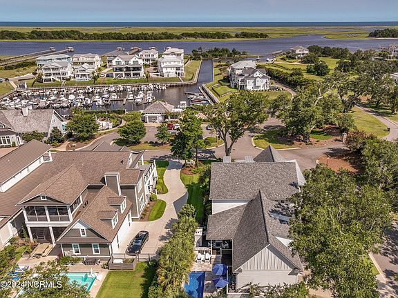 3rd image of 5809 Harbor Breeze Drive