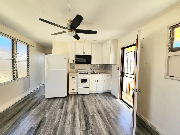 3286A Winam Ave — Photo 5