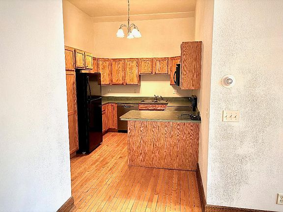 3rd image of 121 Wall St APT 206