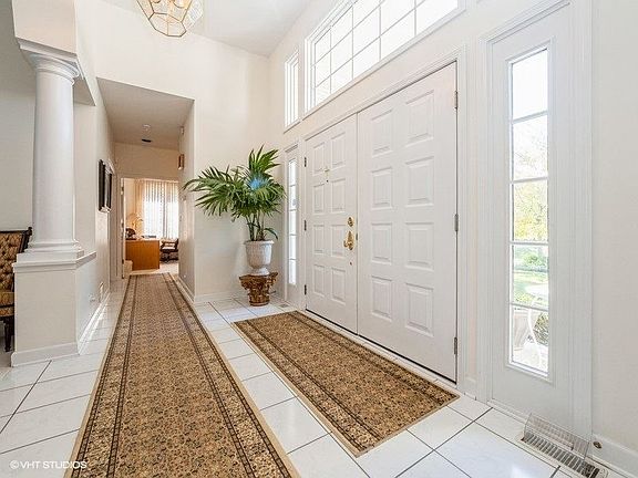 3rd image of 1119 S Hiddenbrook Trl