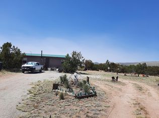 27215 W Cedar Cir, Seligman, AZ 86337
