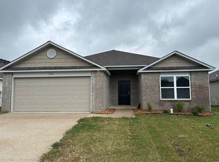 102 Jo Park Ln, Maumelle, AR 72113