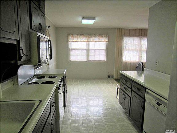 2nd image of 354 Hilda St
